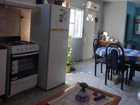Casa en Alquiler en Villa Gobernador Udaondo, $ 370.000