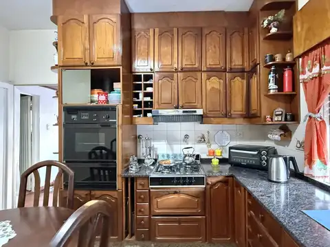 Venta casa 4 ambientes mas departamento cochera terraza Apto credito Merlo