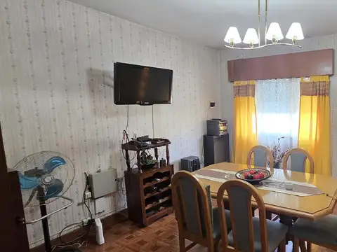Casa 4 ambientes con 1 baño