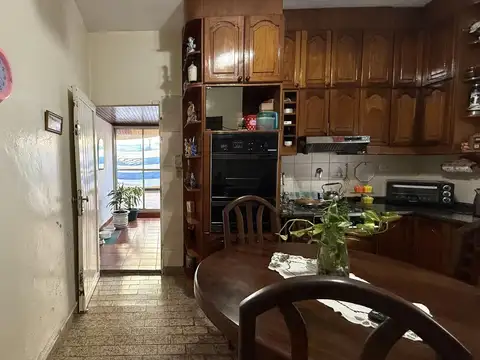 Casa 4 ambientes con 1 baño