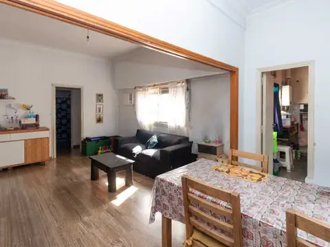 DEPARTAMENTO 3 AMBIENTES 2DO PISO POR ESCALERA