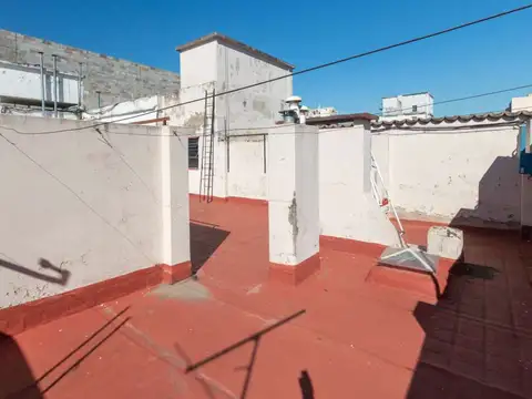 DEPARTAMENTO 3 AMBIENTES 2DO PISO POR ESCALERA