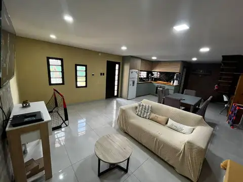 Casa 2 ambientes con 1 baño