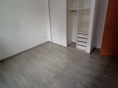 Departamento 2 ambientes  con COCHERA y BAULERA en venta BANFIELD