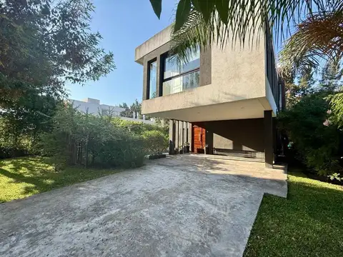 Las Acacias 5400