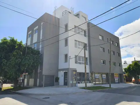 DEPARTAMENTO 3 AMB. AMPLIOS CON COCHERA