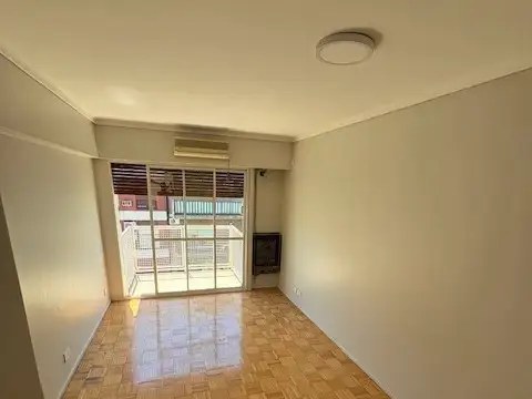 EXCEPC 2 AMB FTE /BCON C/HERM VISTA RECICLADO E IMPEC MTS HTAL MILITAR L M CAMPOS Y AV. DEL LIBERTADOR.