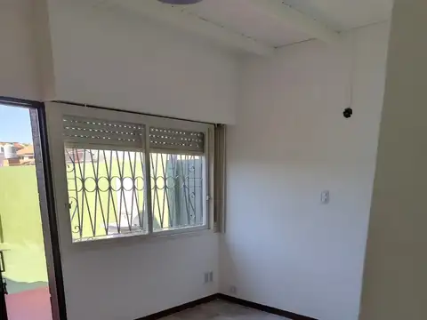 Depto Tipo Casa en Alquiler de 2 dormitorios