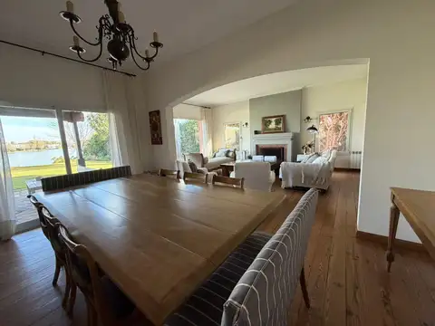 Santa Barbara en venta a la laguna