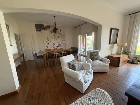Casa en Venta con 1 cochera