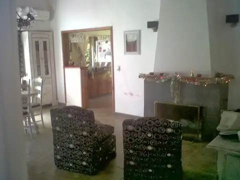 Casa en Alquiler Temporal con 4 cocheras