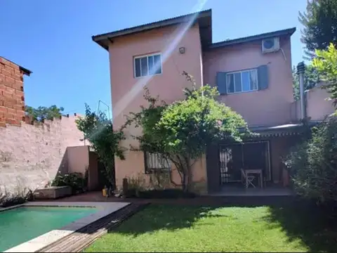 Casa en Venta con 1 cochera