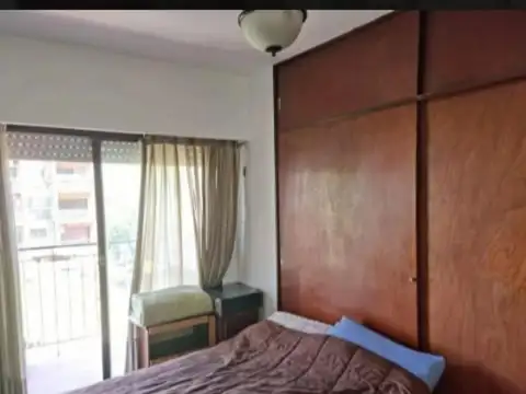 Amplio Departamento 3 Ambientes con Balcon Al Frente en Vicente Lopez