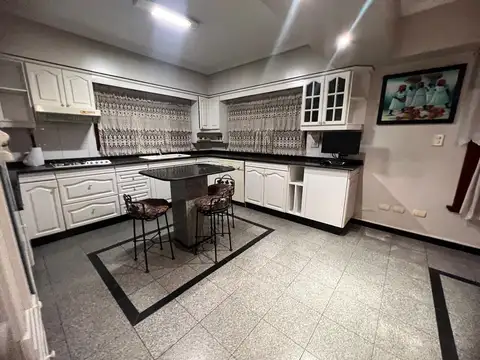 De Los Geranios 6200