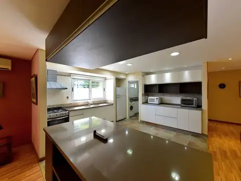 Casa en Alquiler en Ricardo Rojas, USD 2.400