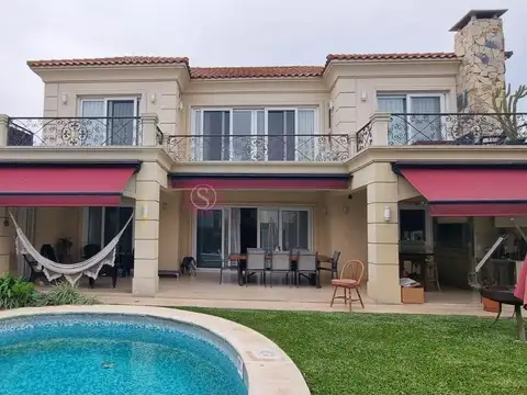 Casa en Venta en Ayres Plaza 100