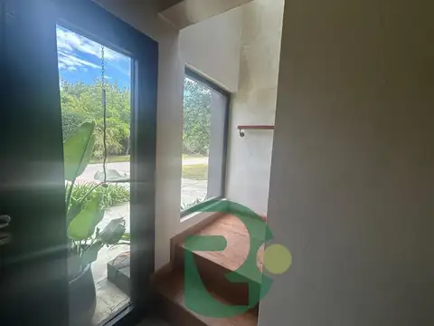 Casa 6 ambientes con 4 baños
