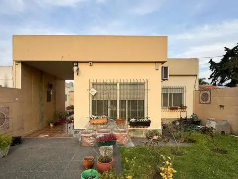 Casa en Venta con 5 cocheras