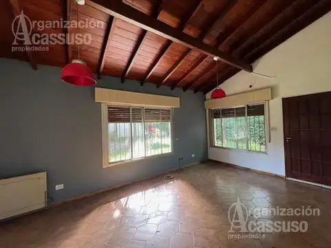 Casa 3 ambientes con 1 baño