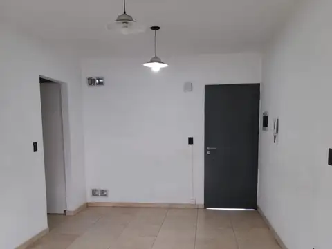 Departamento en Alquiler en Villa Luzuriaga, $ 450.000