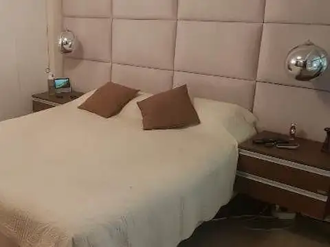 Excelente Triplex  Céntrico 4 ambientes- garaje 4 autos