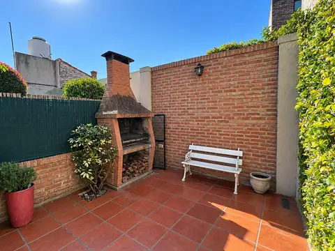 Depto Tipo Casa 4 ambientes con 2 baños
