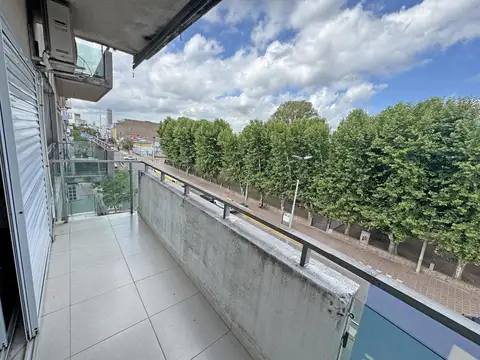 Av. San Martín  al 800