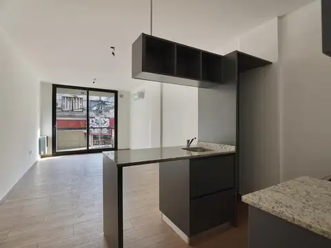 Venta 2 ambientes con balcón y patio a estrenar Caballito