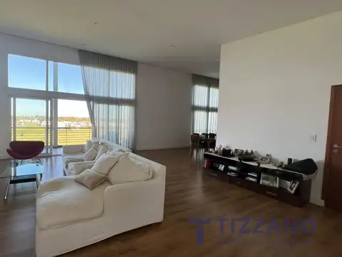 Departamento en Venta con 3 cocheras