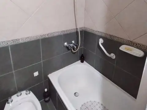Depto Tipo Casa en Venta 56 años