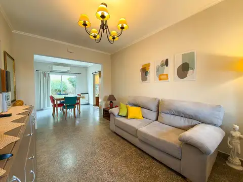 Casa con garage más local en venta