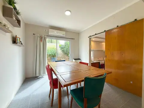 Casa con garage más local en venta