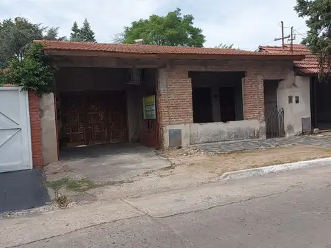 Casa - Venta - Argentina, Ezeiza - Caseros 275