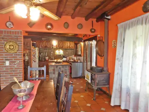 VENTA CASA 4 AMBIENTES IDEAL HOSTEL OPORTUNIDAD