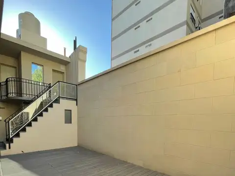 OFICINA COMERCIAL /LOCAL  EN ALQUILER  en Almagro Sobre Av Medrano AL 400