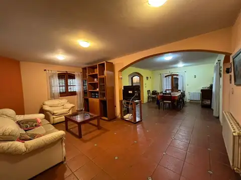 Casa en Venta en Poeta Lugones, USD 195.000