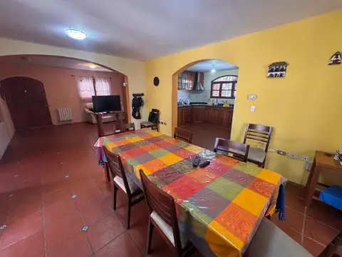 Casa 4 ambientes con 4 baños