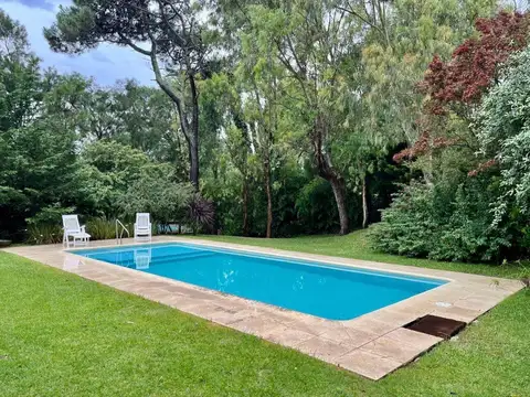 Casa en Alquiler Temporal en Carilo, $ 9.000
