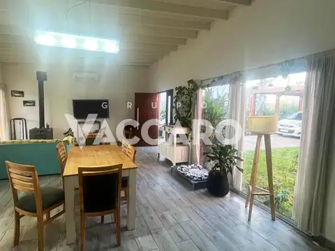 Casa 3 ambientes con 2 baños