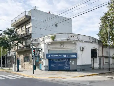 VENTA EN BLOQUE (2 locales y 2 deptos)-Sup edificable1415mts