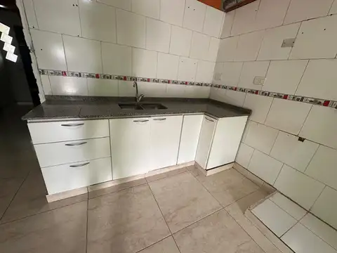 Casa 4 amb en alquiler Libertad Merlo cochera jard