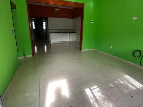 Casa en Alquiler con 2 cocheras
