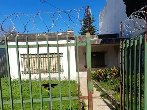 LOTE con 2 casas 417 m2 - ESCUCHO OFERTAS