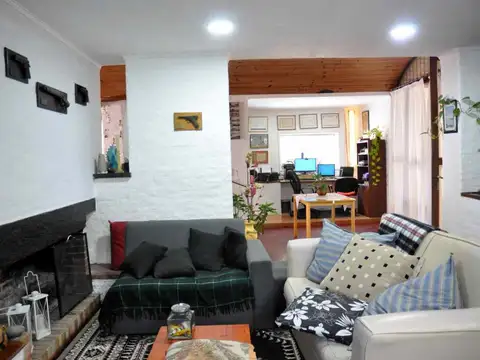 Casa 4 ambientes con 5 baños