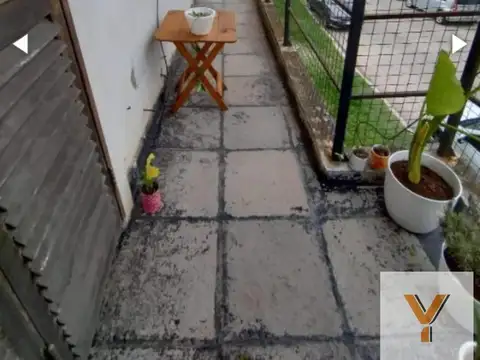 Casa 6 ambientes con 2 baños