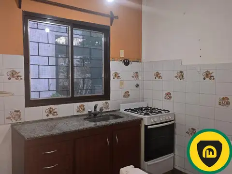 Casa 5 ambientes con 1 baño