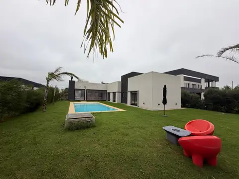 Alquiler anual con muebles, barrio Santa Rita 