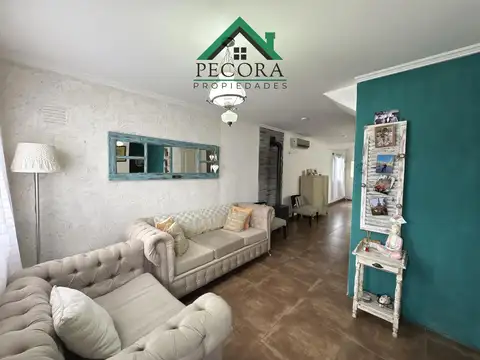 Triplex - Barrio Jardines de Escobar - Olazabal 390
