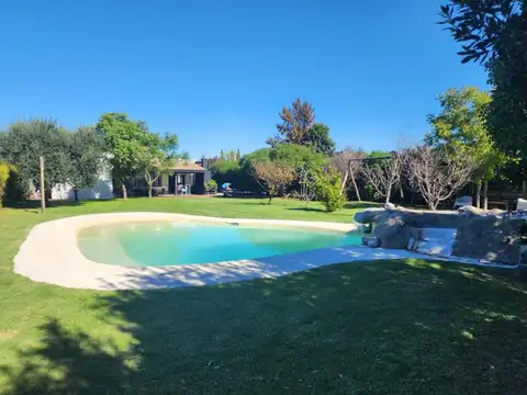 Casa 5 ambientes con 3 baños