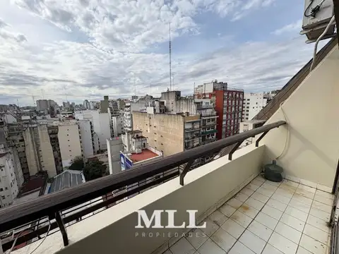 Av. Santa Fe  al 2500 y Av. Pueyrredón. piso 14  al frente, todo luz!!